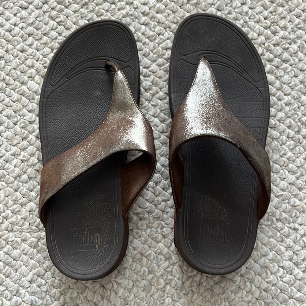 GUC Fit Flops metallic brown size 9.
